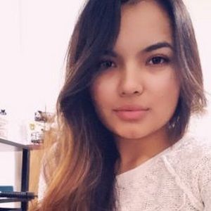 Meet your Posher, Yuveni